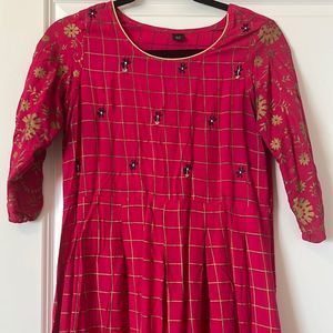 Pink Kurtha. Medium size